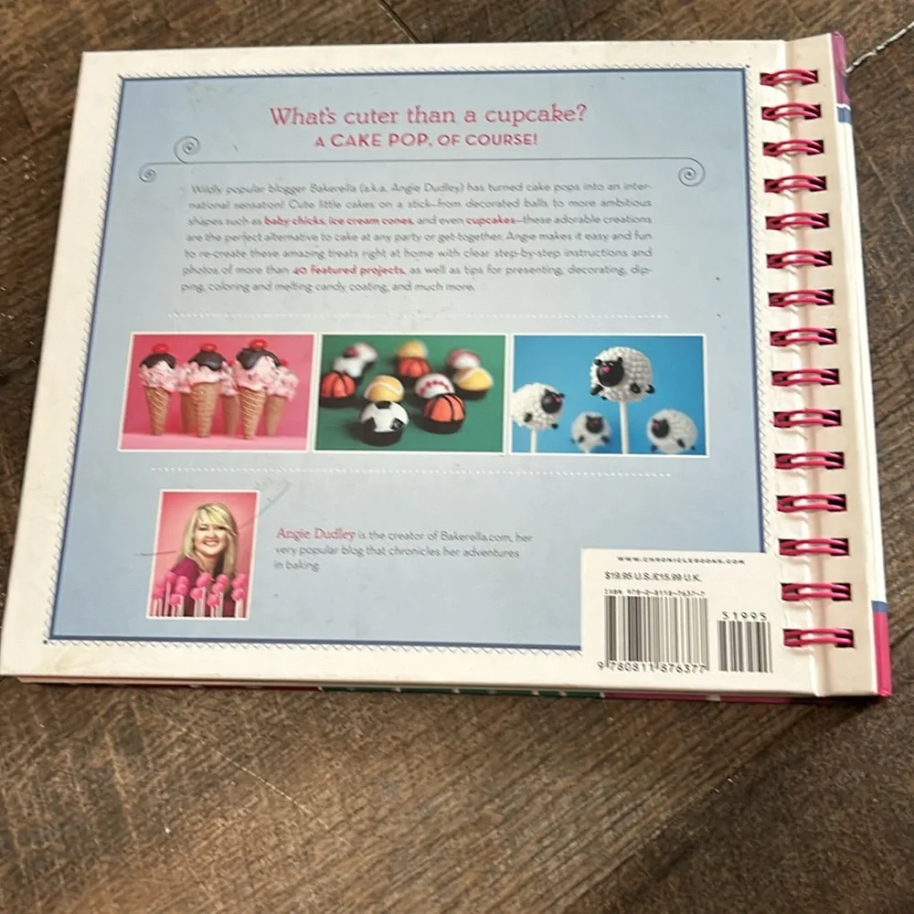 Fun Cake Pop recipe/idea book by Bakerella, Baking,‎ Party, Kids Ideas